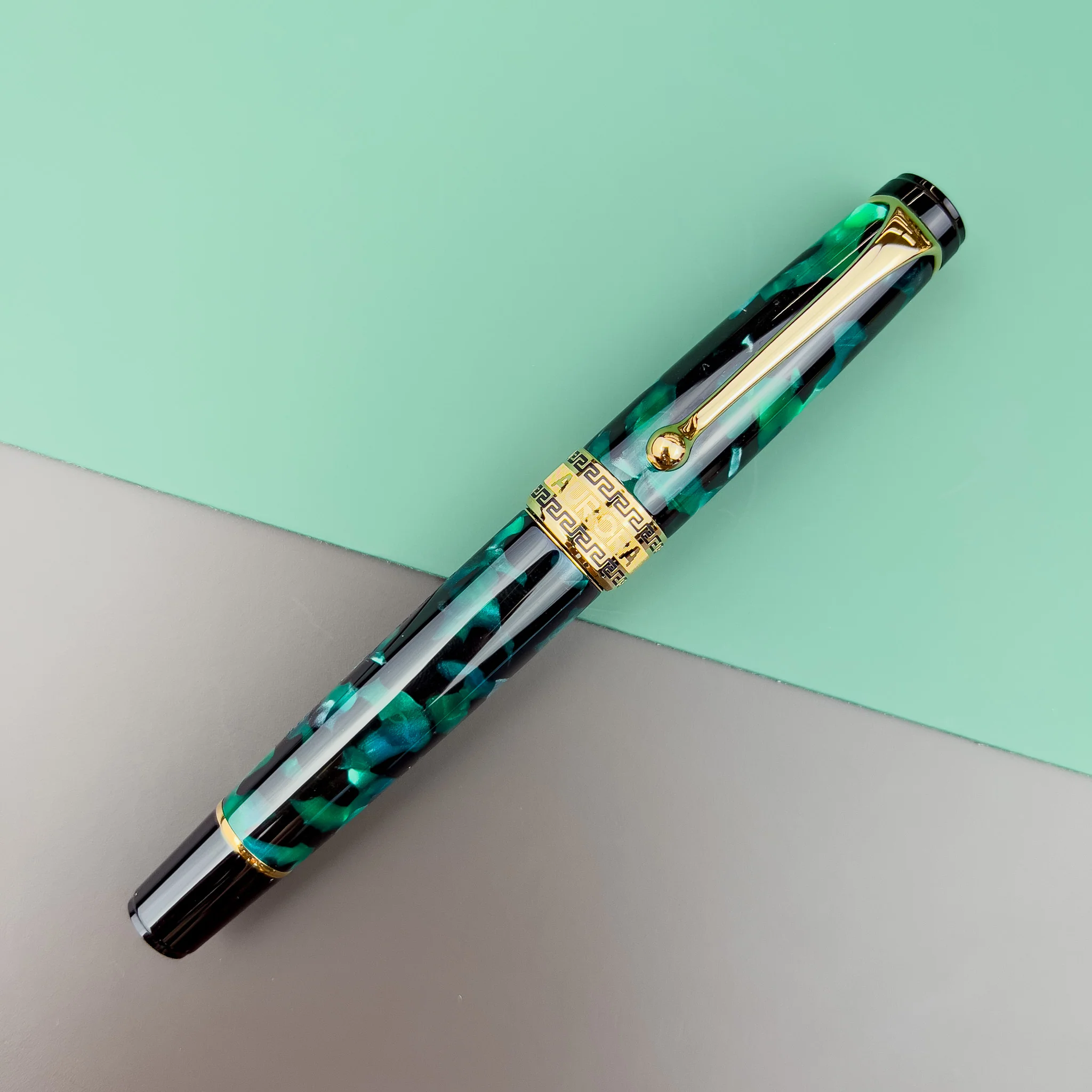 Aurora Optima Auroloide Fountain Pen - Emerald with Gold Trim (Doorbuster) - Image 4