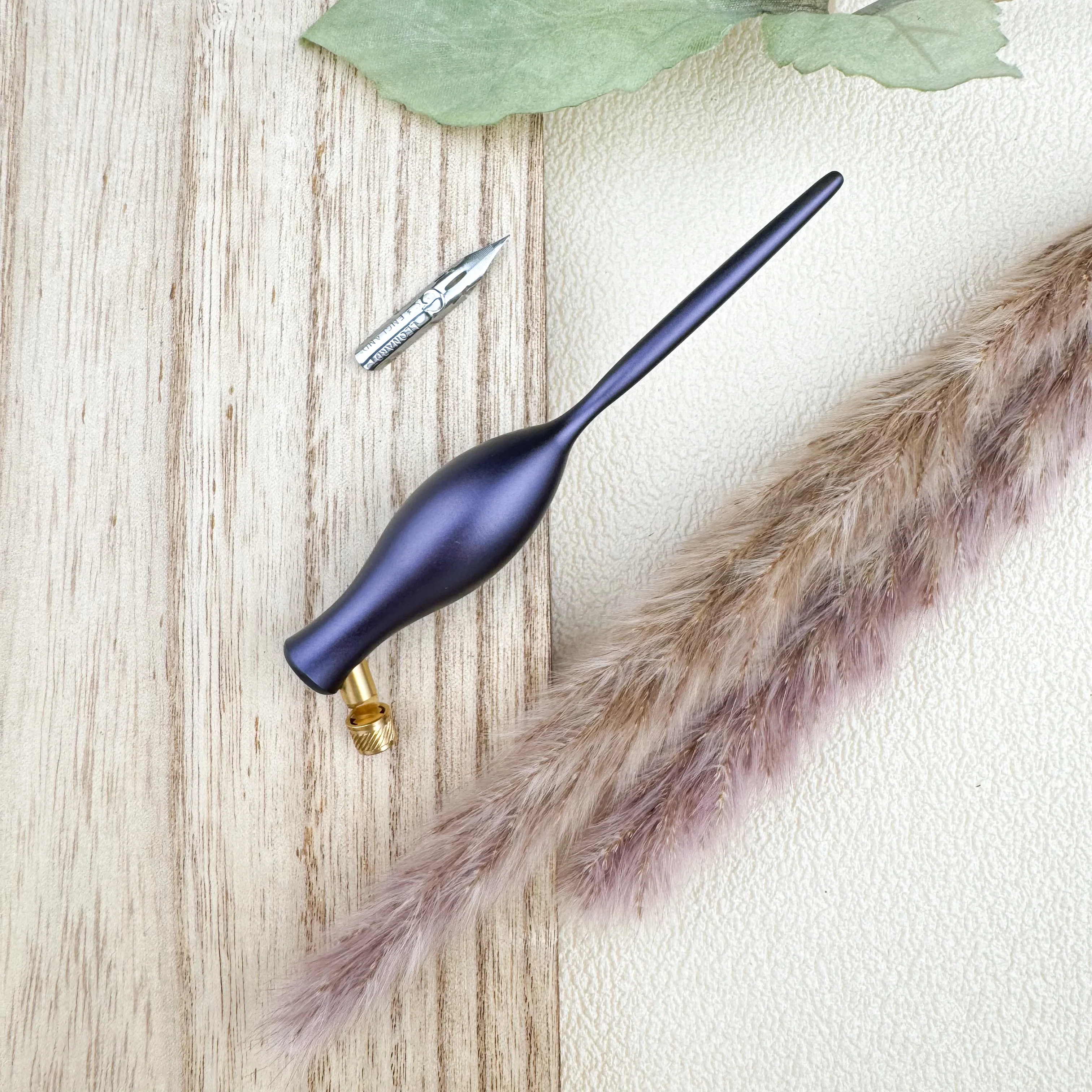 Tom's Studio Carrot Calligraphy Pen - Image 10