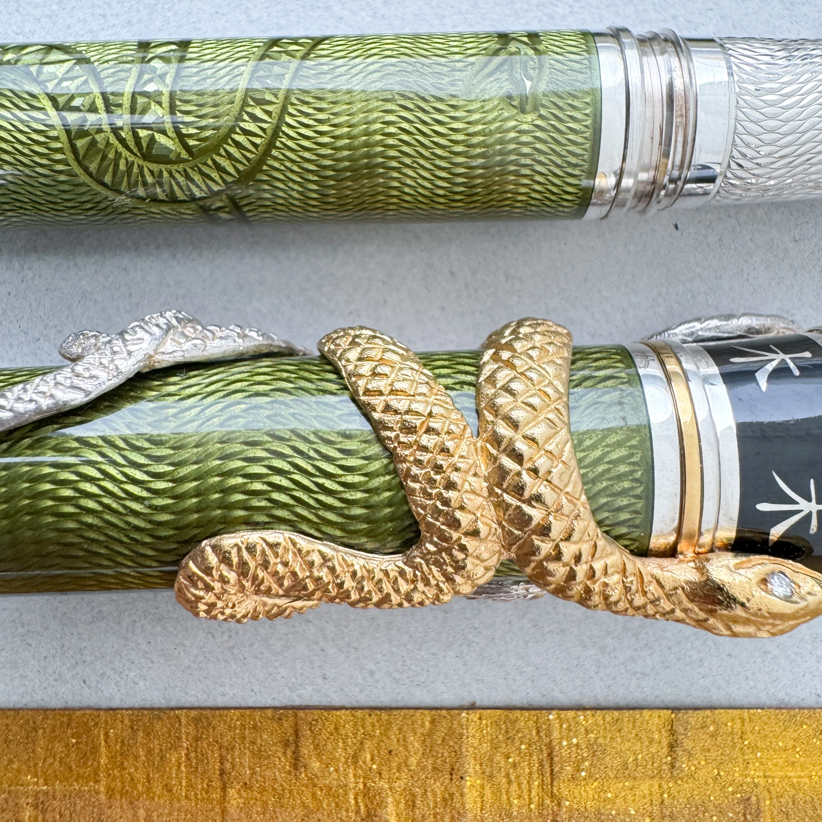 David Oscarson Black Water Snake Fountain Pen - Light Green w/ Gold (Limited Edition #08/08) - Image 4