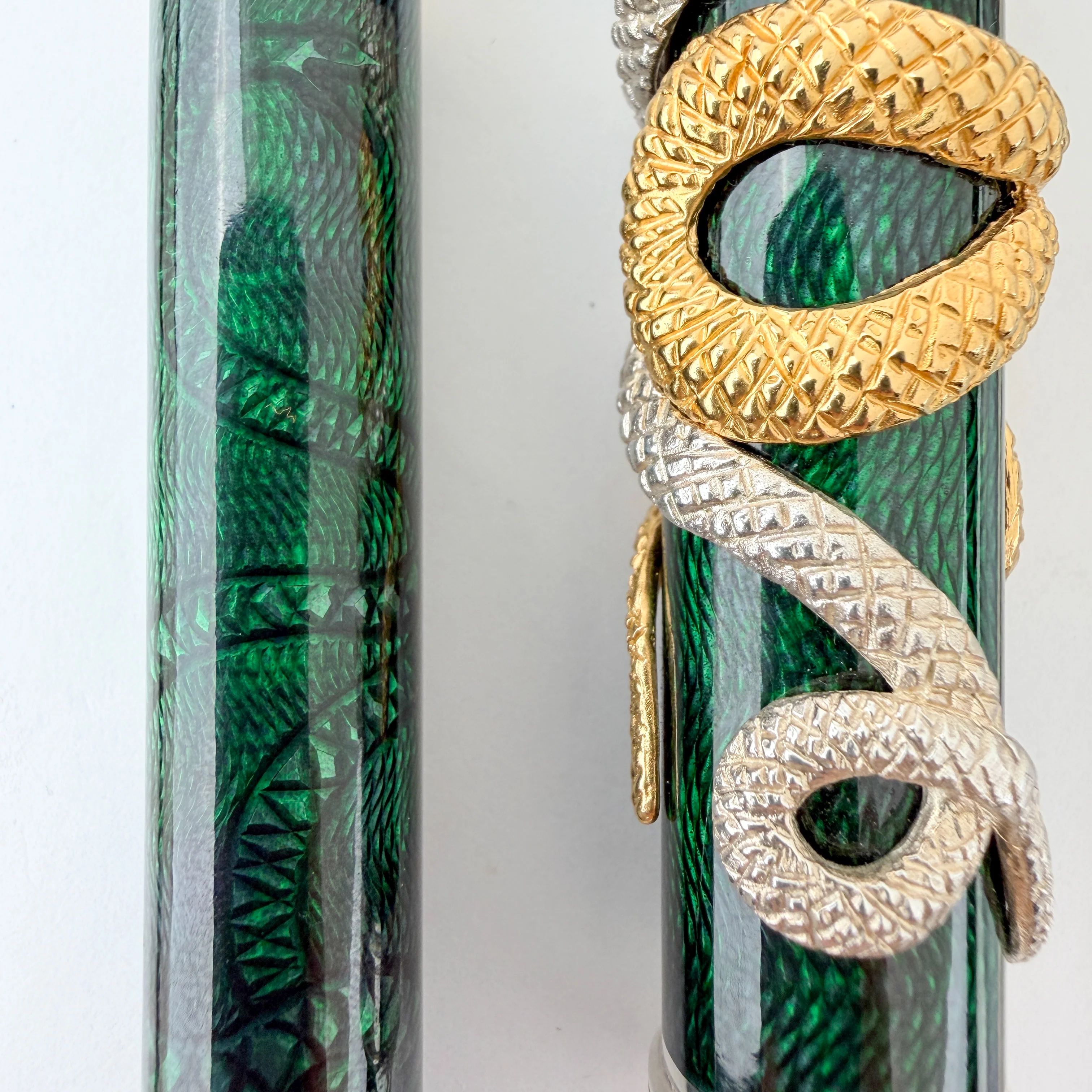 David Oscarson Green Water Snake Fountain Pen - Green with Silver (Limited Edition #08/08) - Image 3