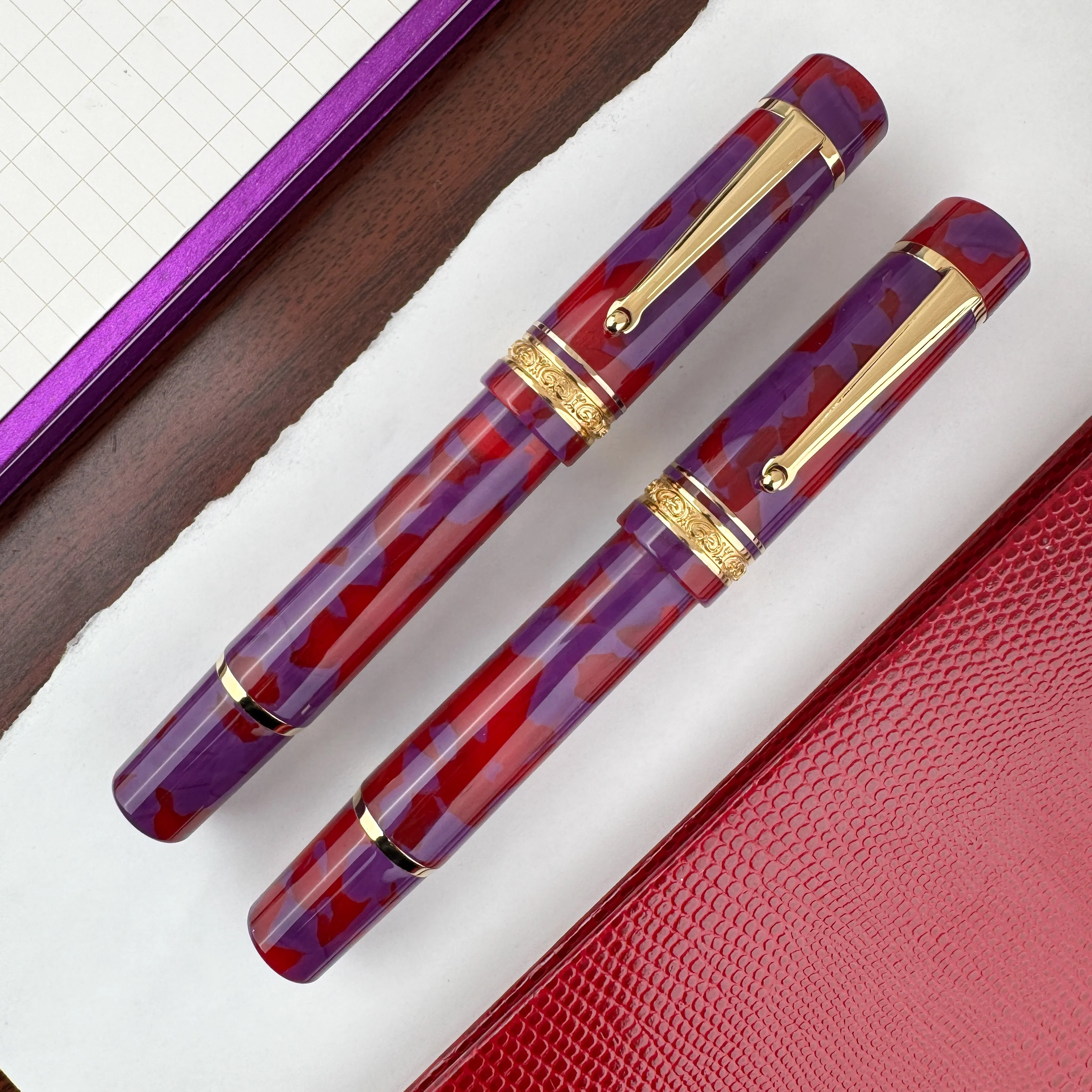 Delta DV Original Mid-Size Fountain Pen - Velvet Bloom (Limited Edition) - Image 3