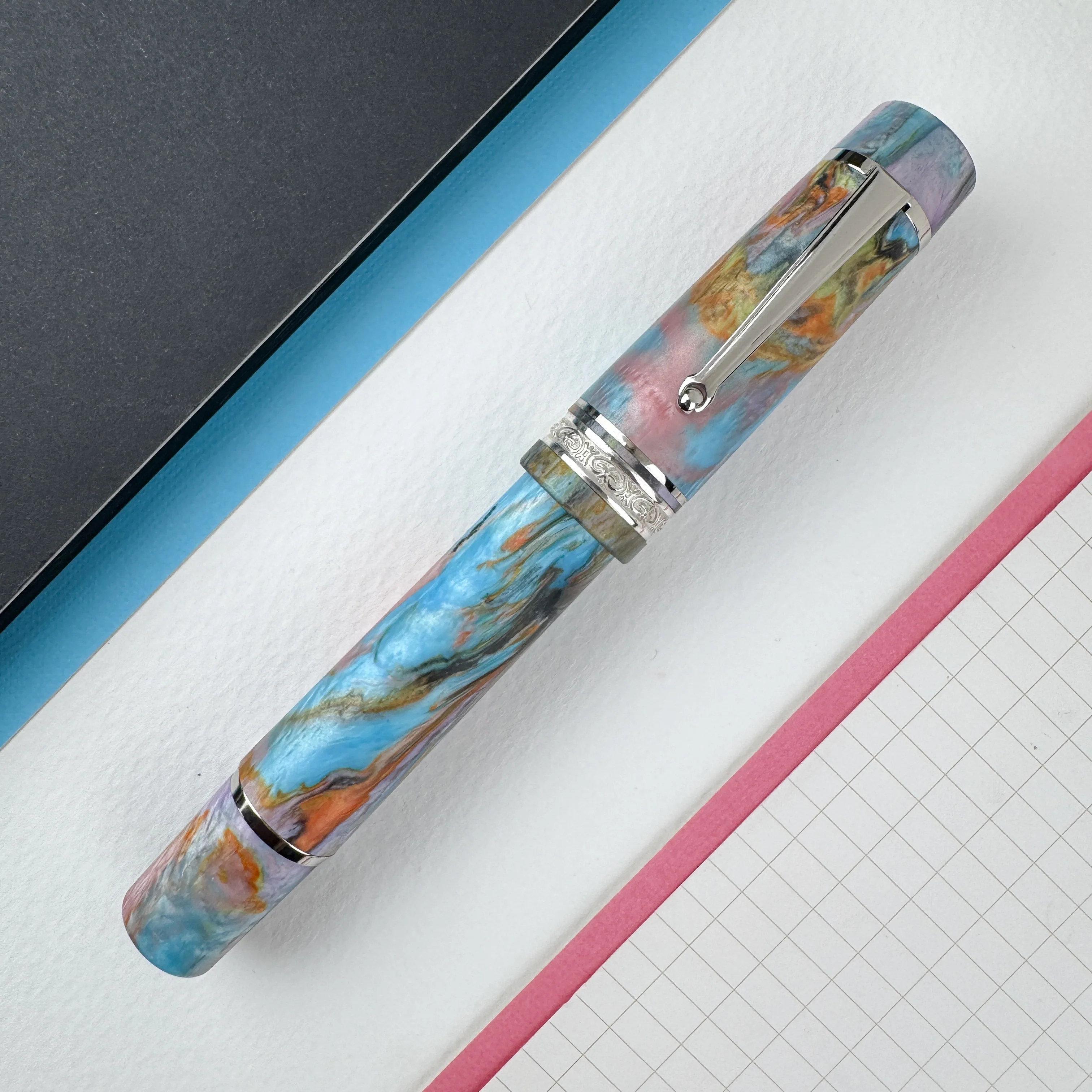 Delta DV Original Oversize Fountain Pen - Primary Manipulation 4.5 with Chrome Trim (Limited Edition) - Image 2