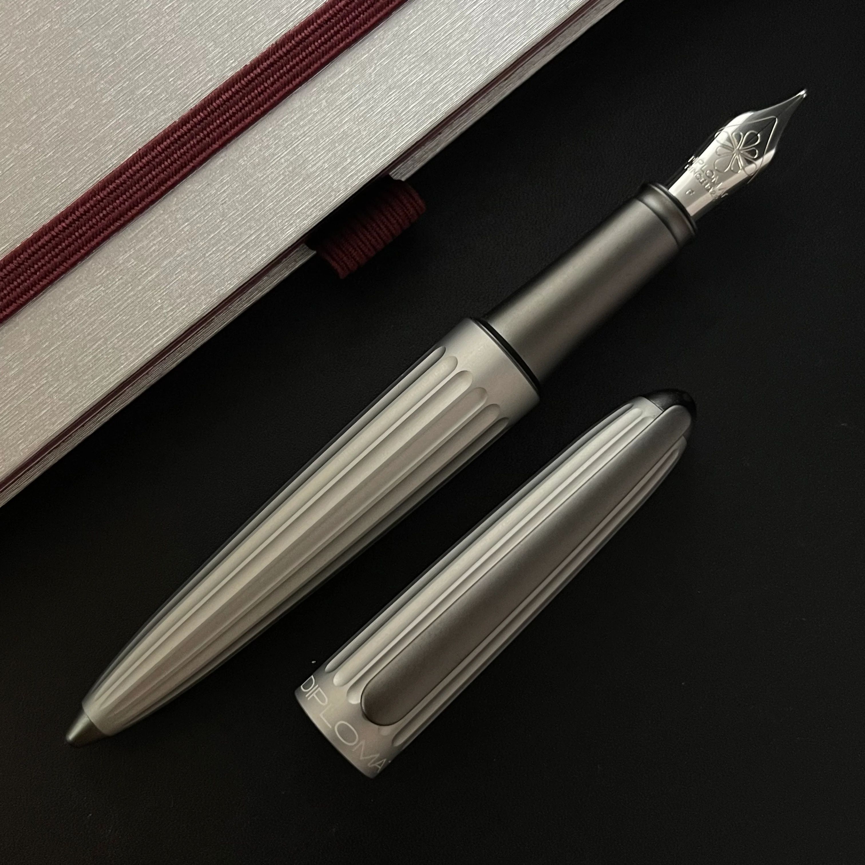 Diplomat Aero Fountain Pen - Grey