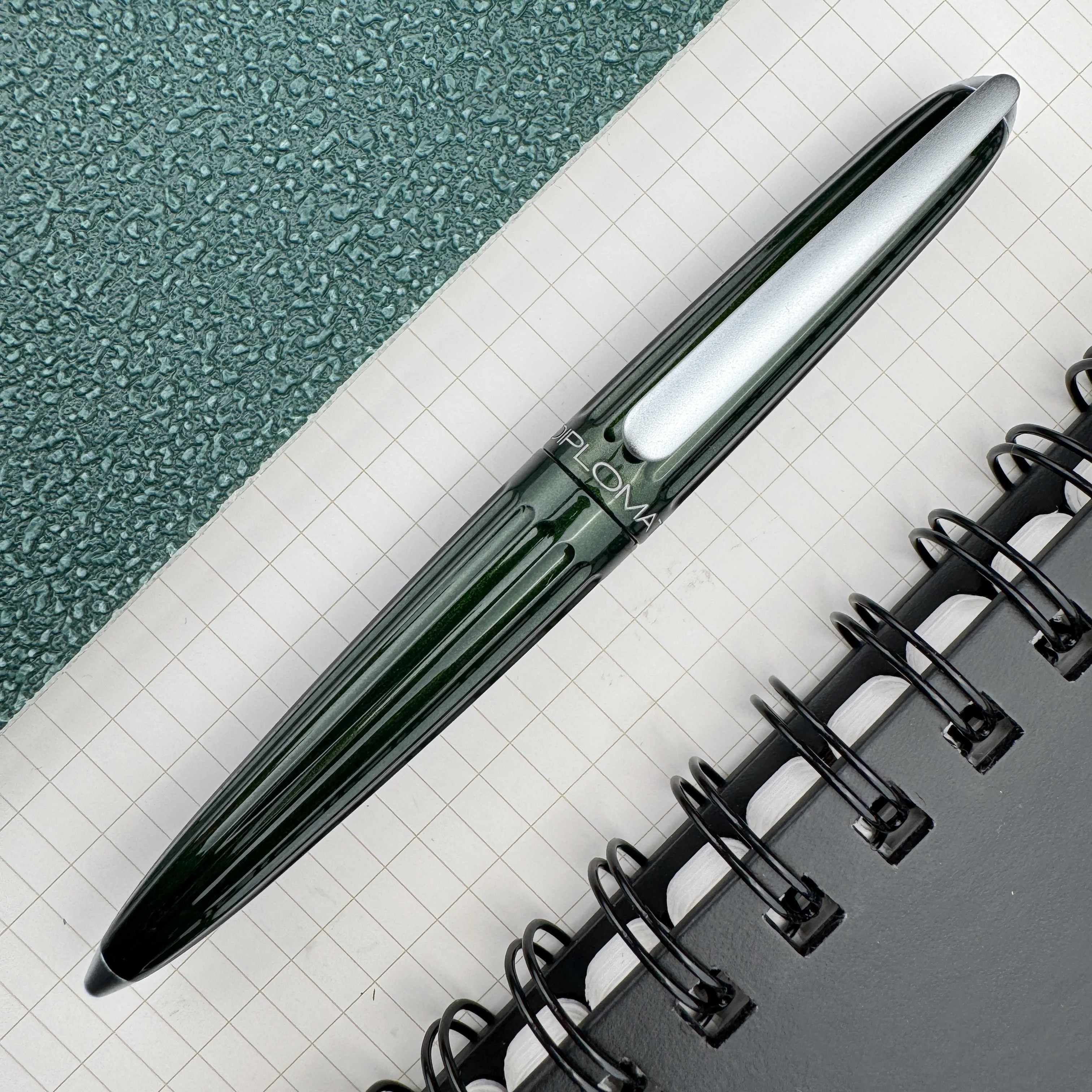 Diplomat Aero Rollerball Pen - Evergreen - Image 2
