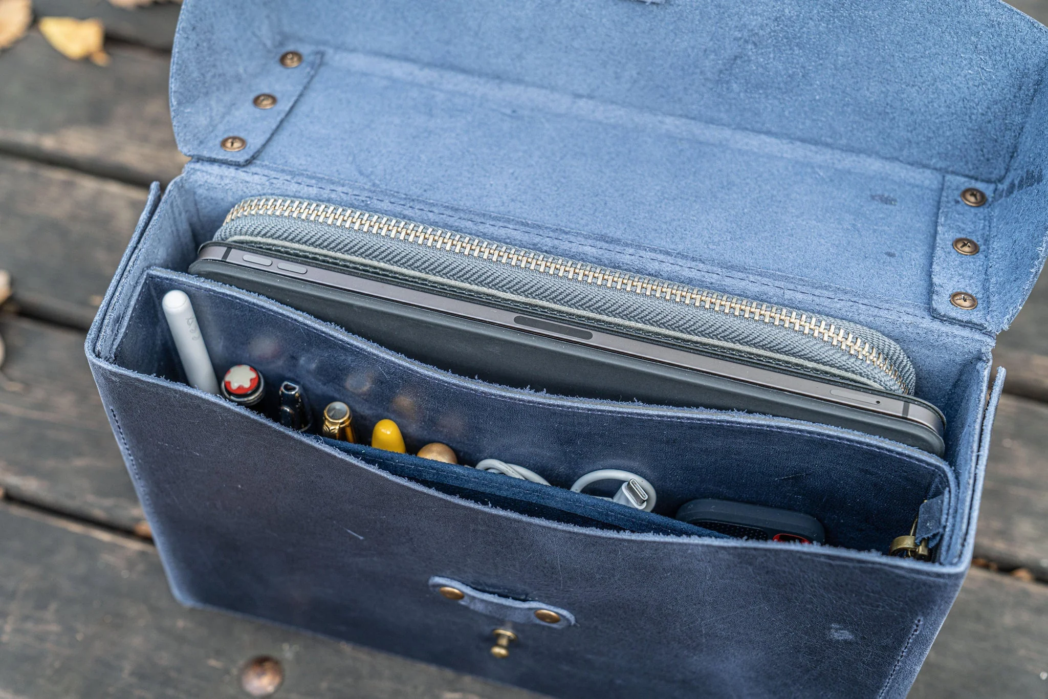 Galen Leather Writer's Medic Bag - Image 20