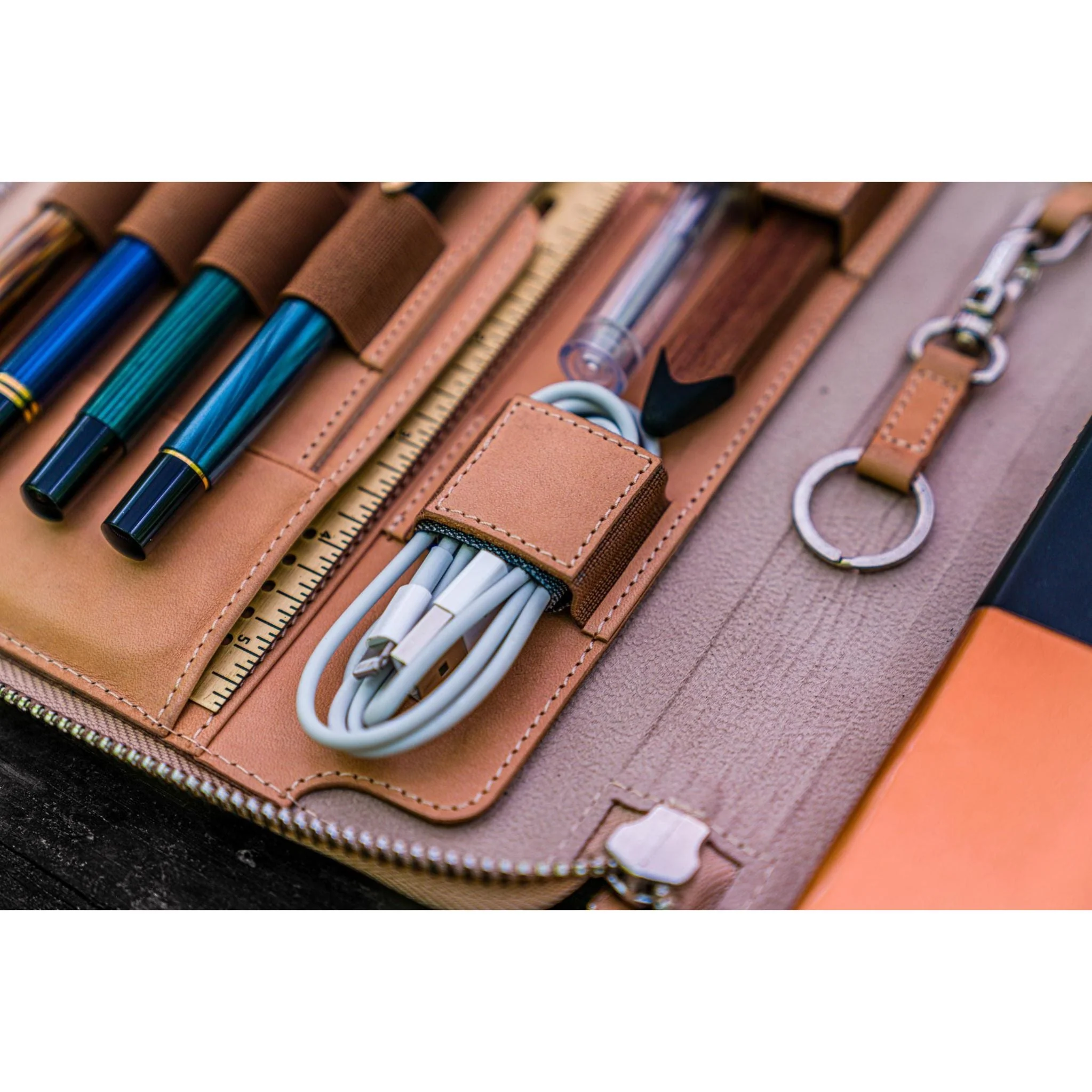 Galen Leather Zipped A5 Notebook Folio - Image 26