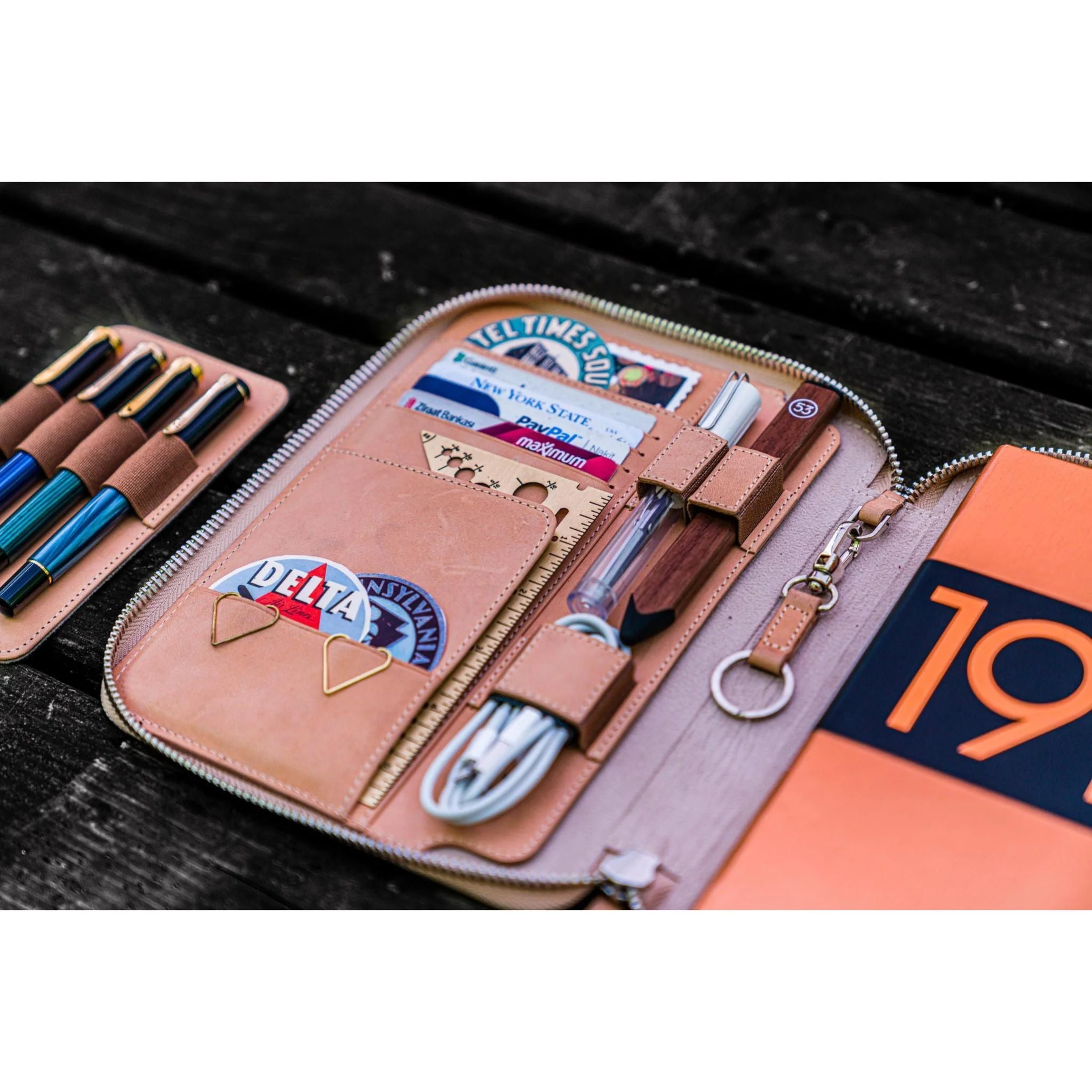 Galen Leather Zipped A5 Notebook Folio - Image 30