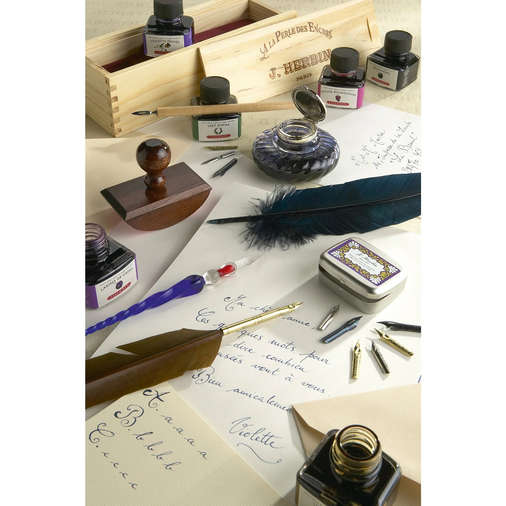 Jacques Herbin Perle Noire - 30ml Bottled Ink - Image 4