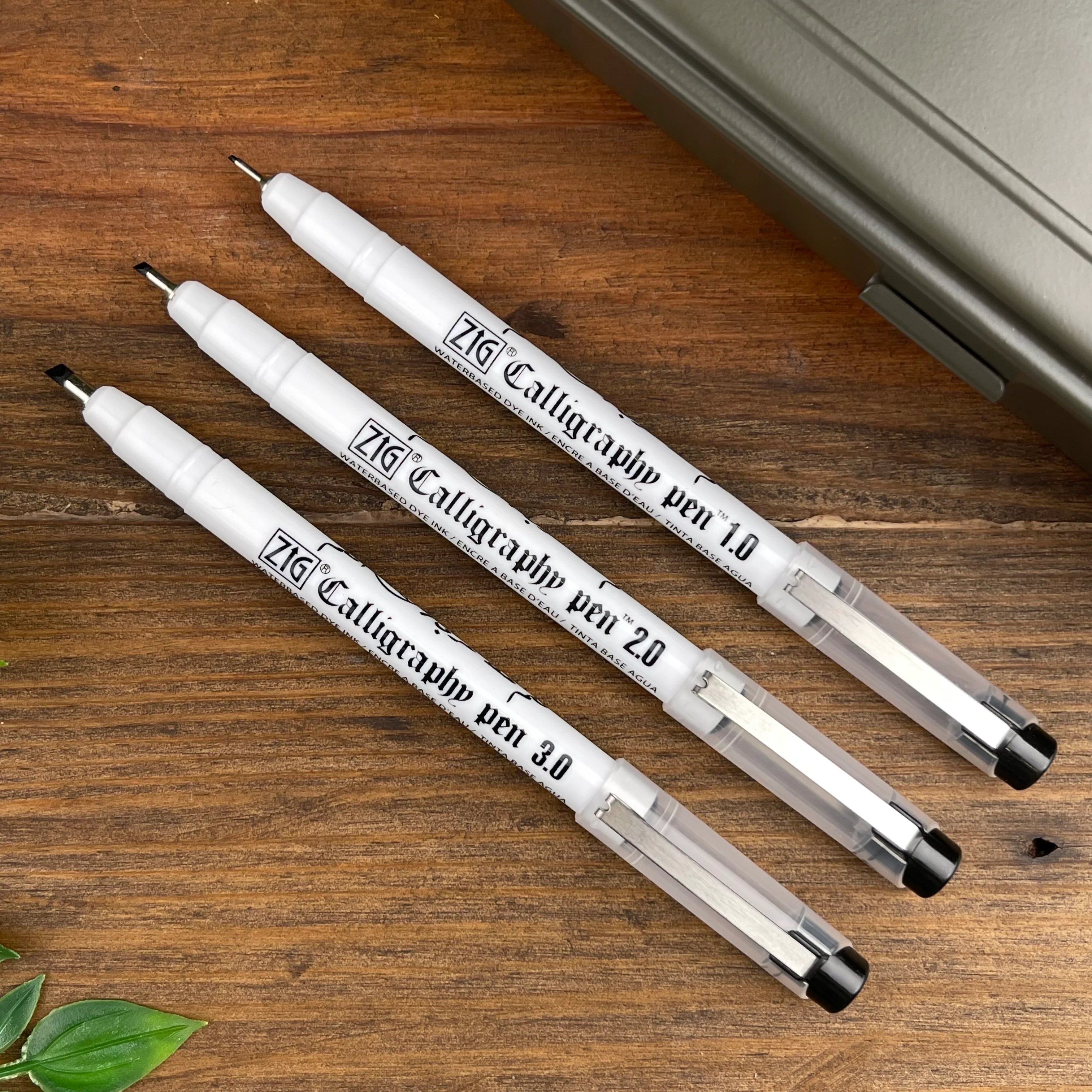 KureTake Oblique Calligraphy Set - Image 2