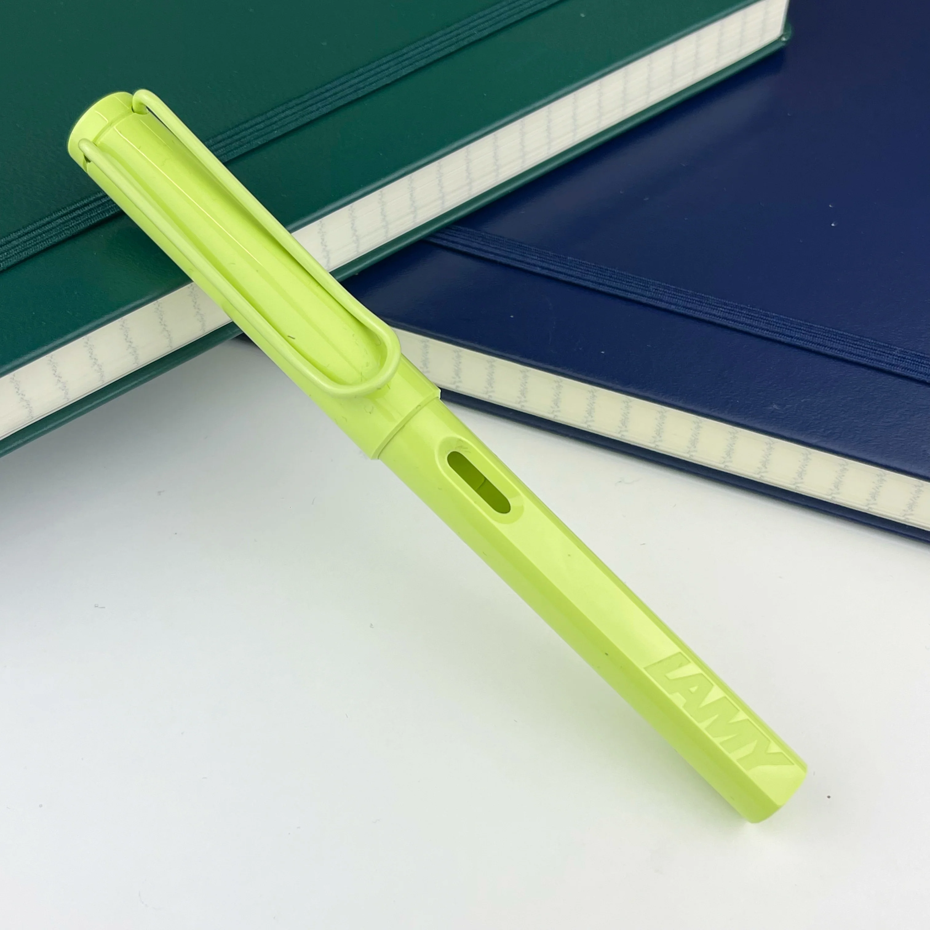 Lamy Safari Fountain Pen - Spring Green (Special Edition) - Image 3