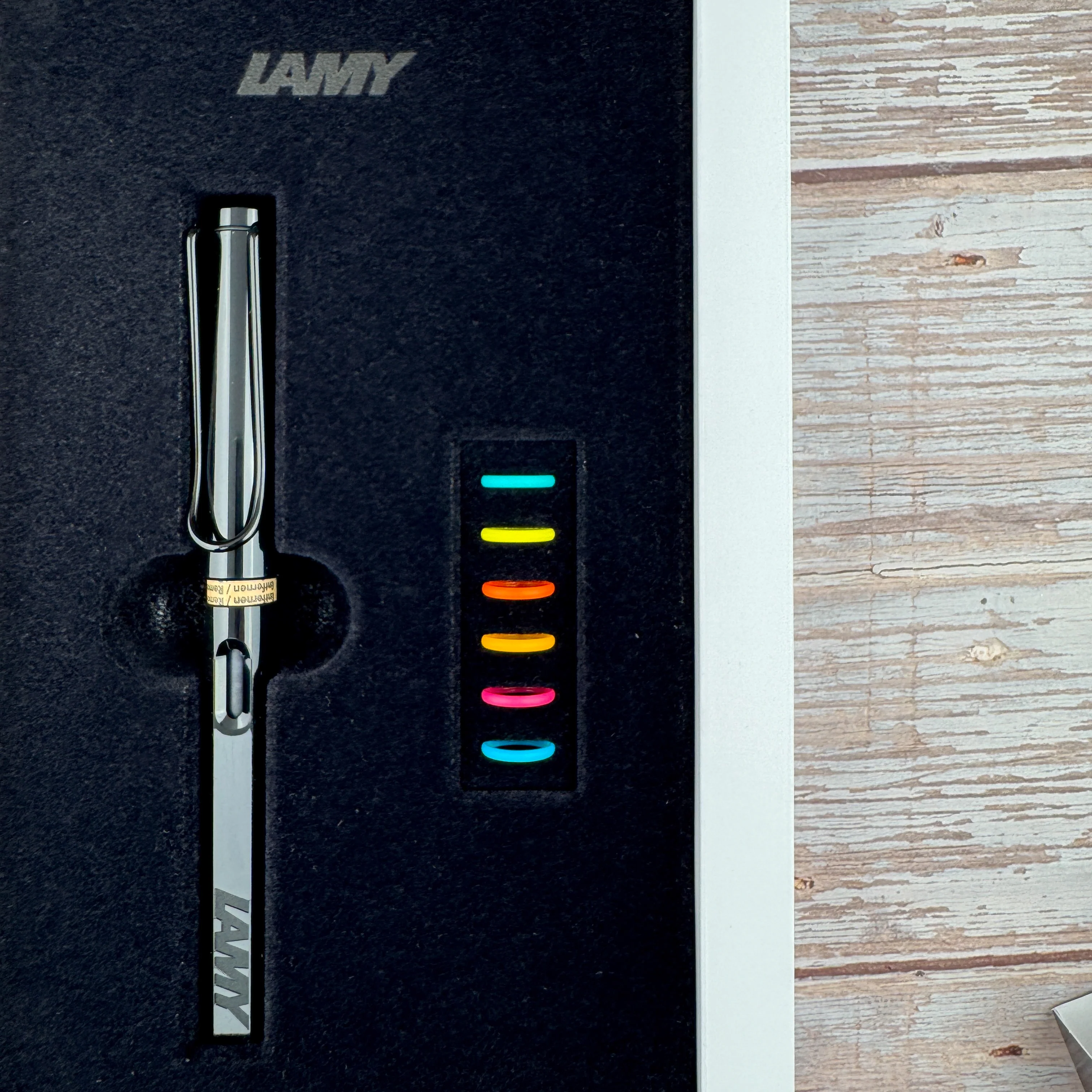 Lamy Safari Multi Ring Fountain Pen - Black - Image 3