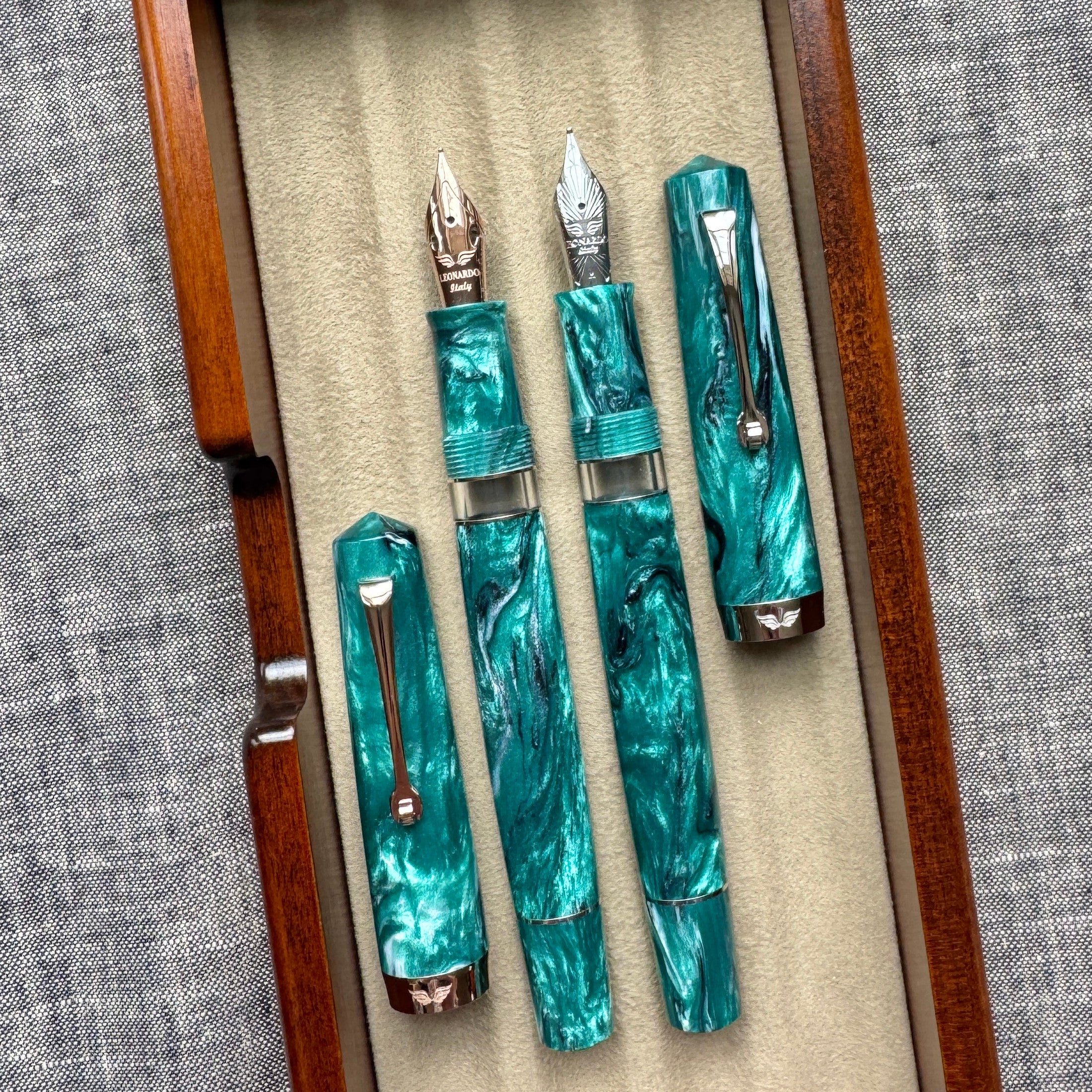 Leonardo Momento Magico Fountain Pen - J Brooks Teal w/ Rose Gold Trim (Atlas Exclusive) - Image 4