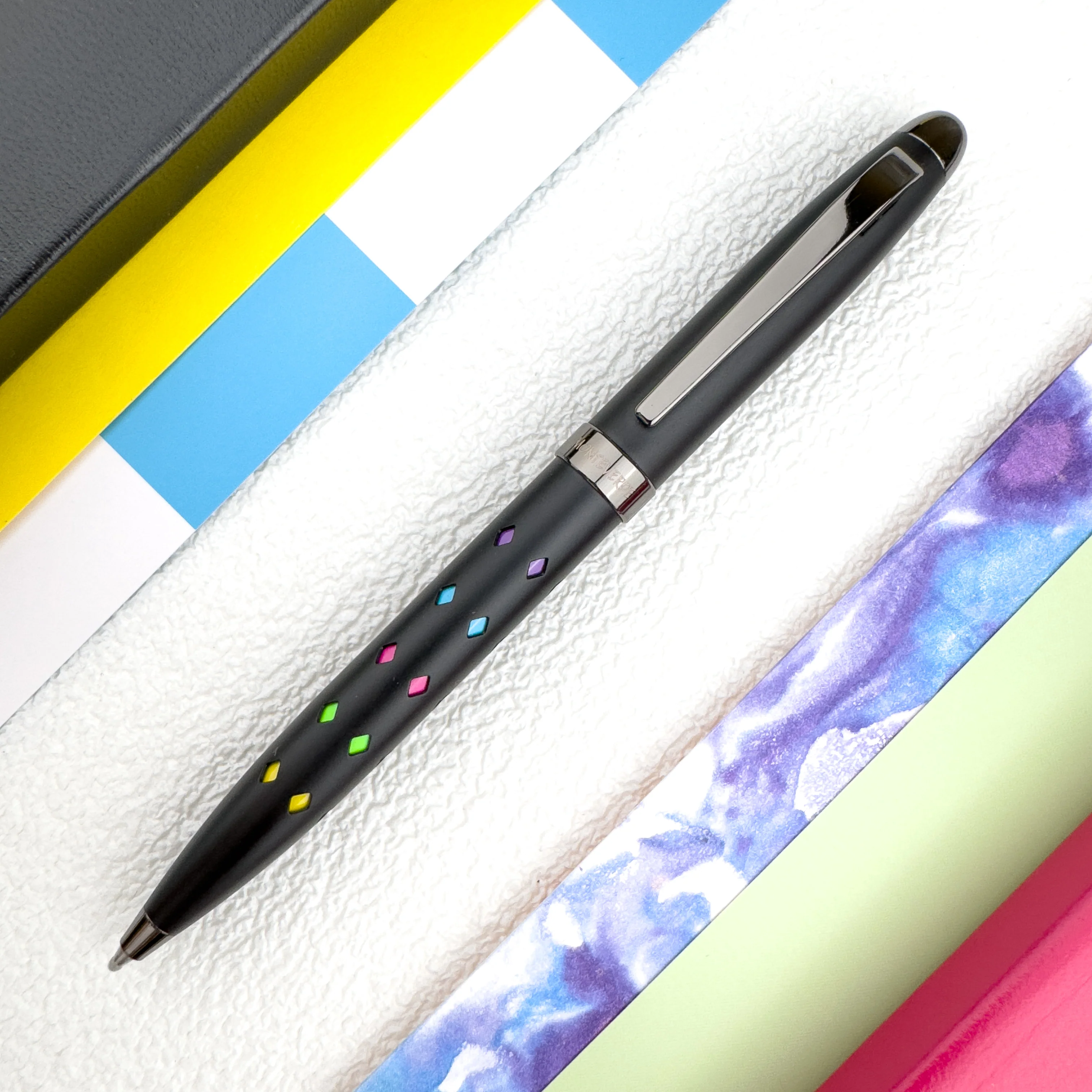 Monteverde llusia Gel Ink Pen - Diamond Shapes Black Matte with Gunmetal Trim