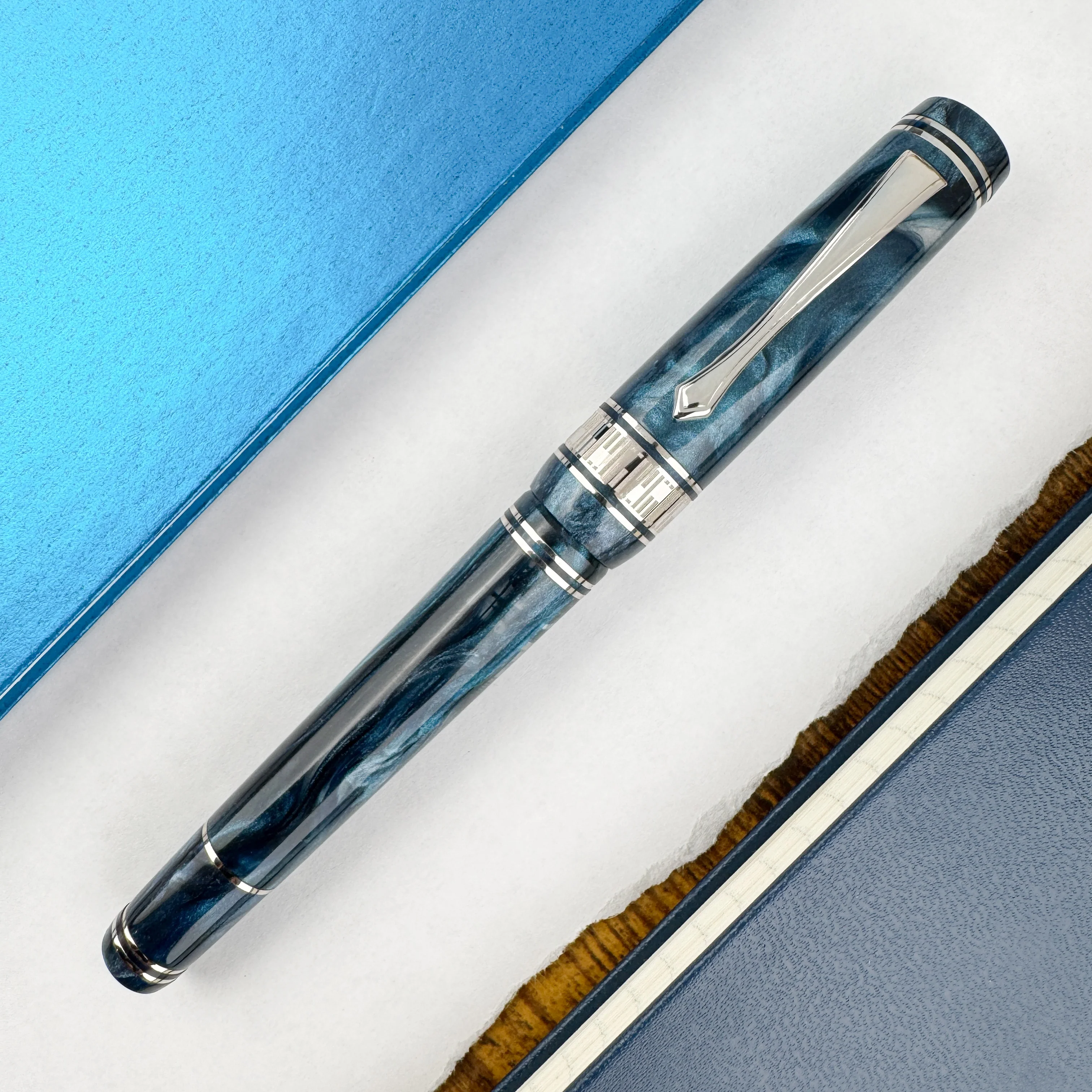 Nettuno Superba Fountain Pen - Blue Mamba Suspended Animation (Limited Edition) - Image 2