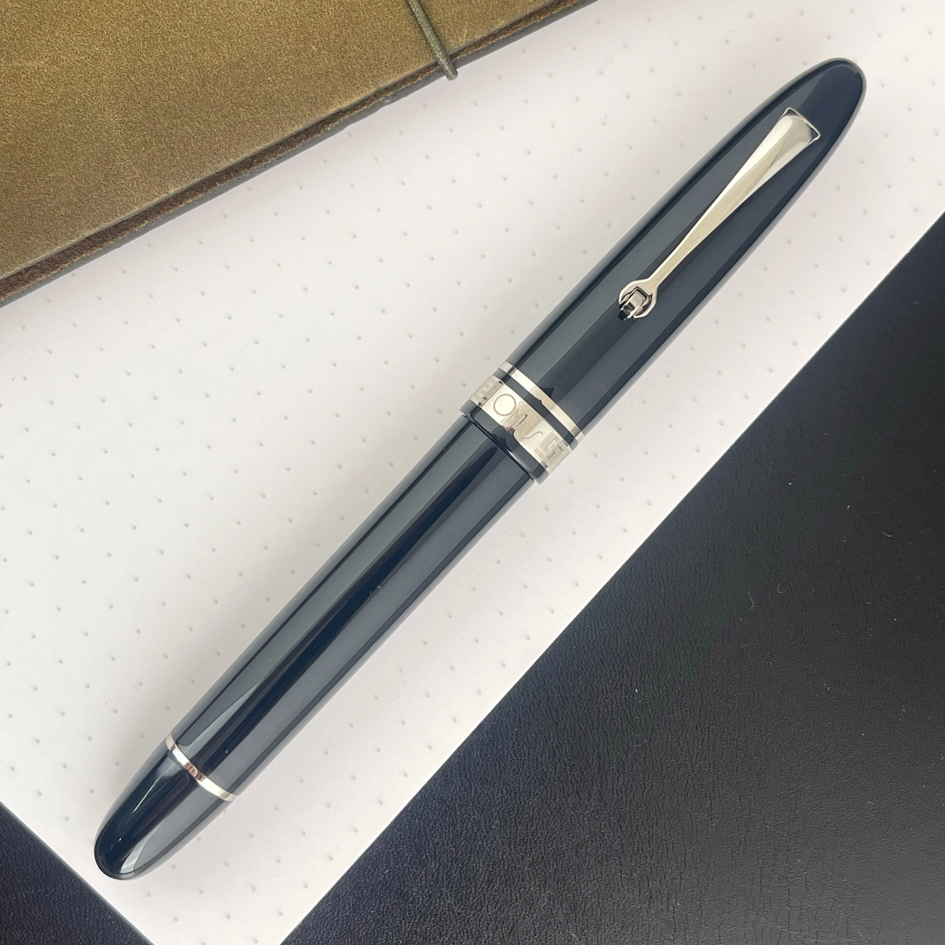 Omas Ogiva Fountain Pen - Nera w/ Silver - Image 2