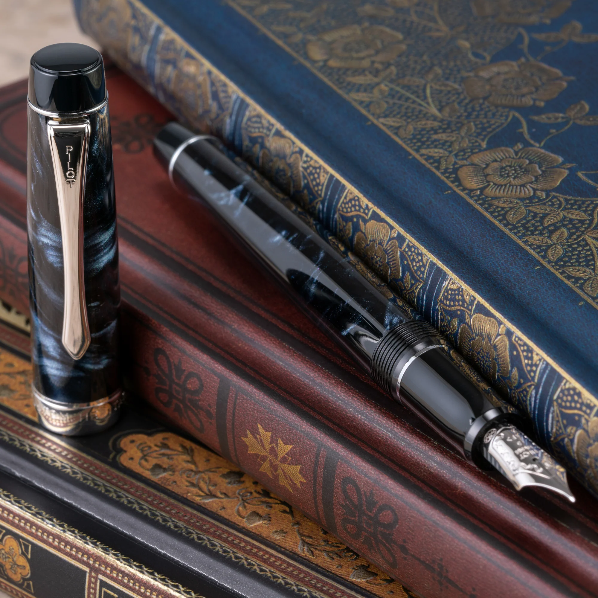 Pilot Custom Heritage SE Fountain Pen - Black - Image 3