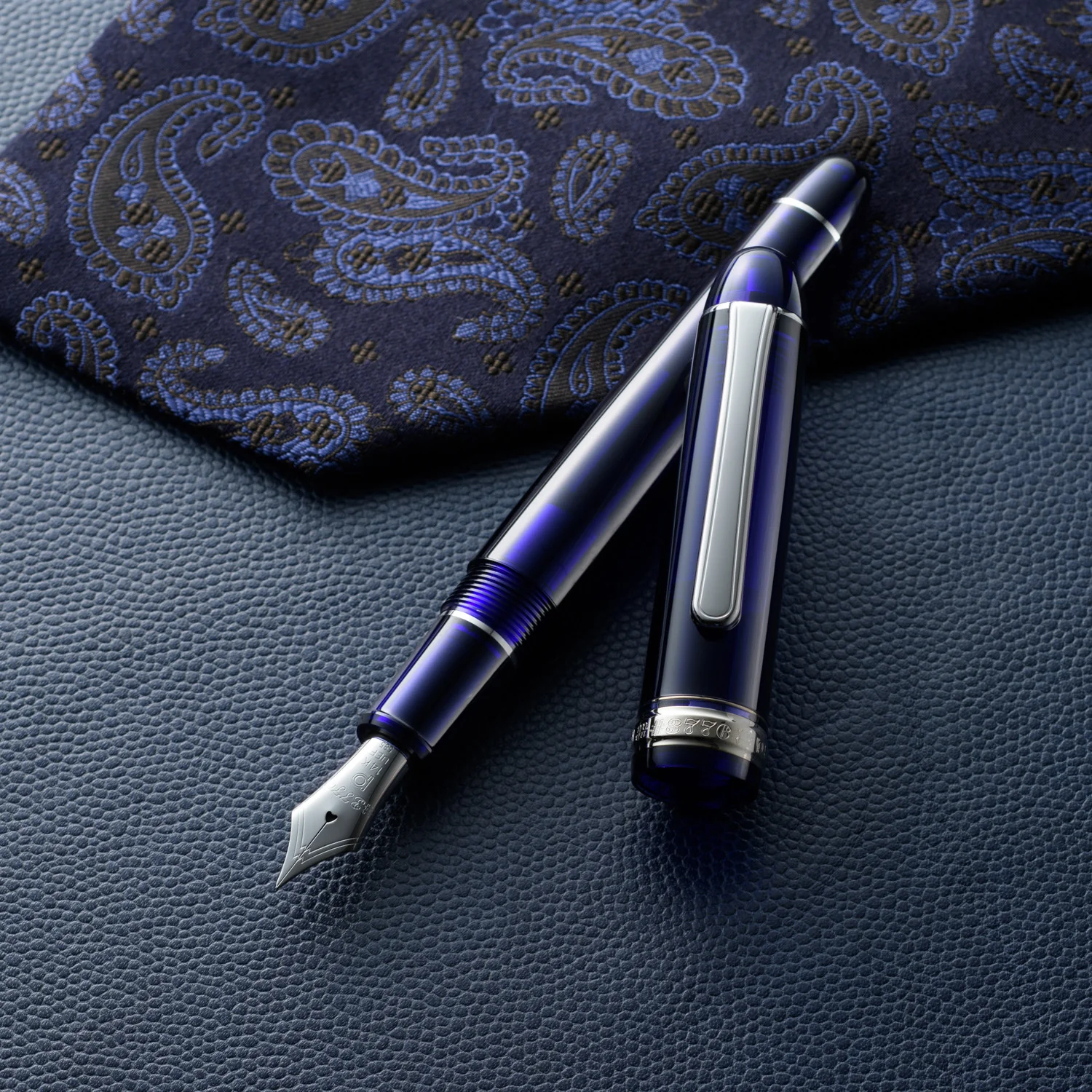 Platinum #3776 Century Fountain Pen - Chartres Blue w/ Rhodium Trim - Image 3