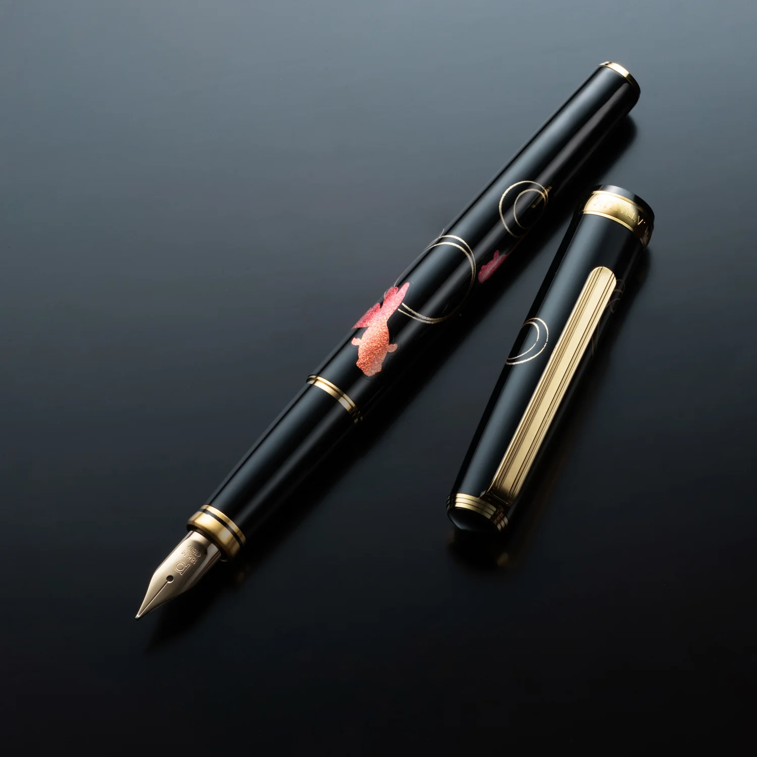 Platinum Classic Maki-e Fountain Pen - Gold Fish