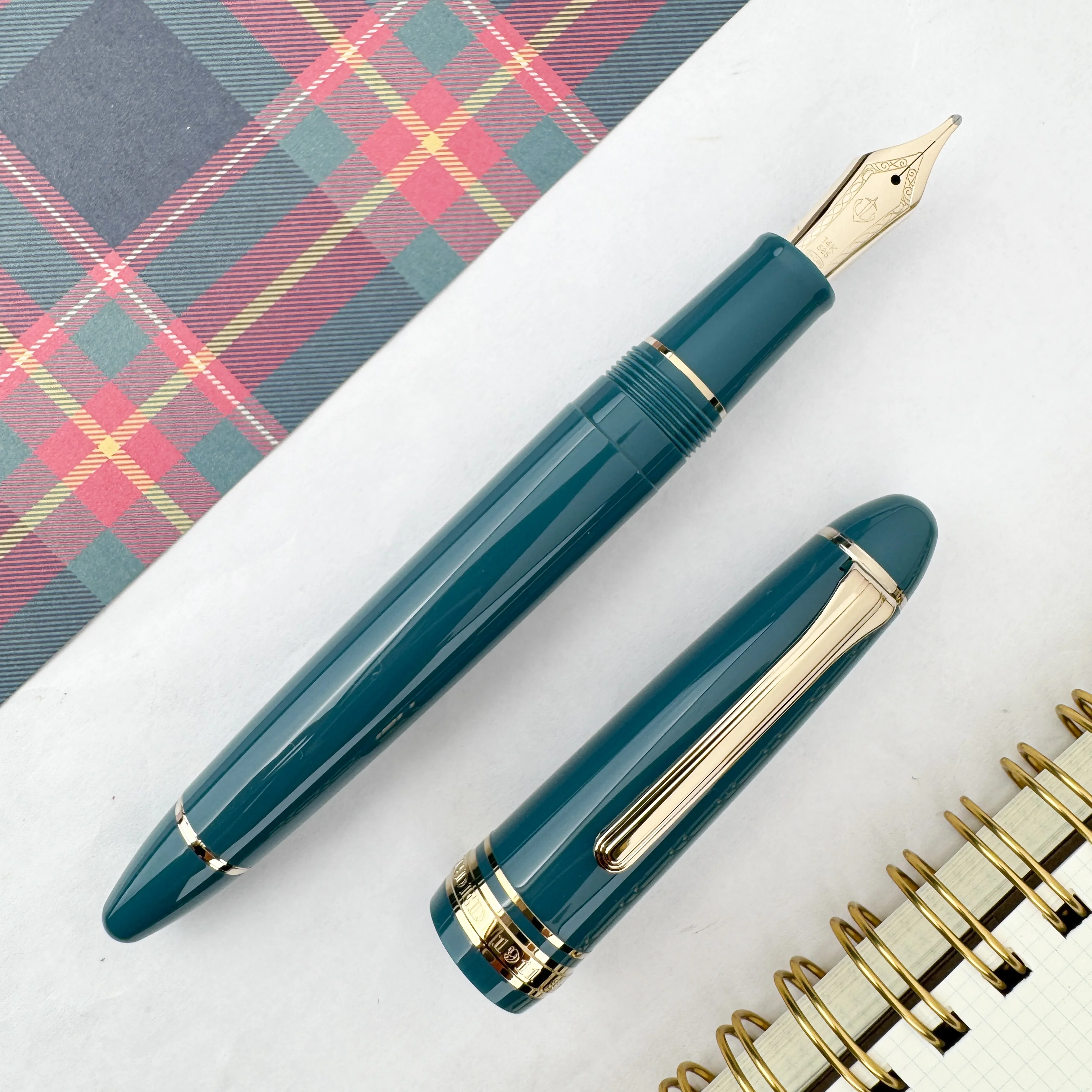 Sailor 1911L 14K Gold Trim Fountain Pen - Pearl Green