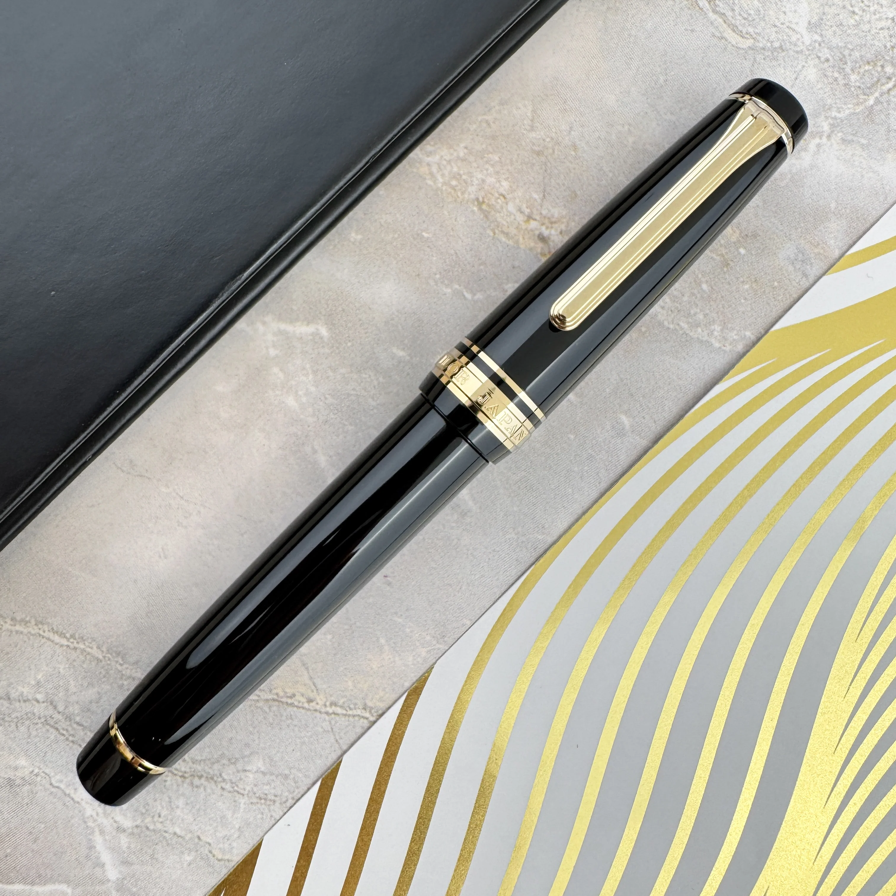 Sailor Pro Gear Fountain Pen - Roppongi Gold (Limited Edition) - Image 2