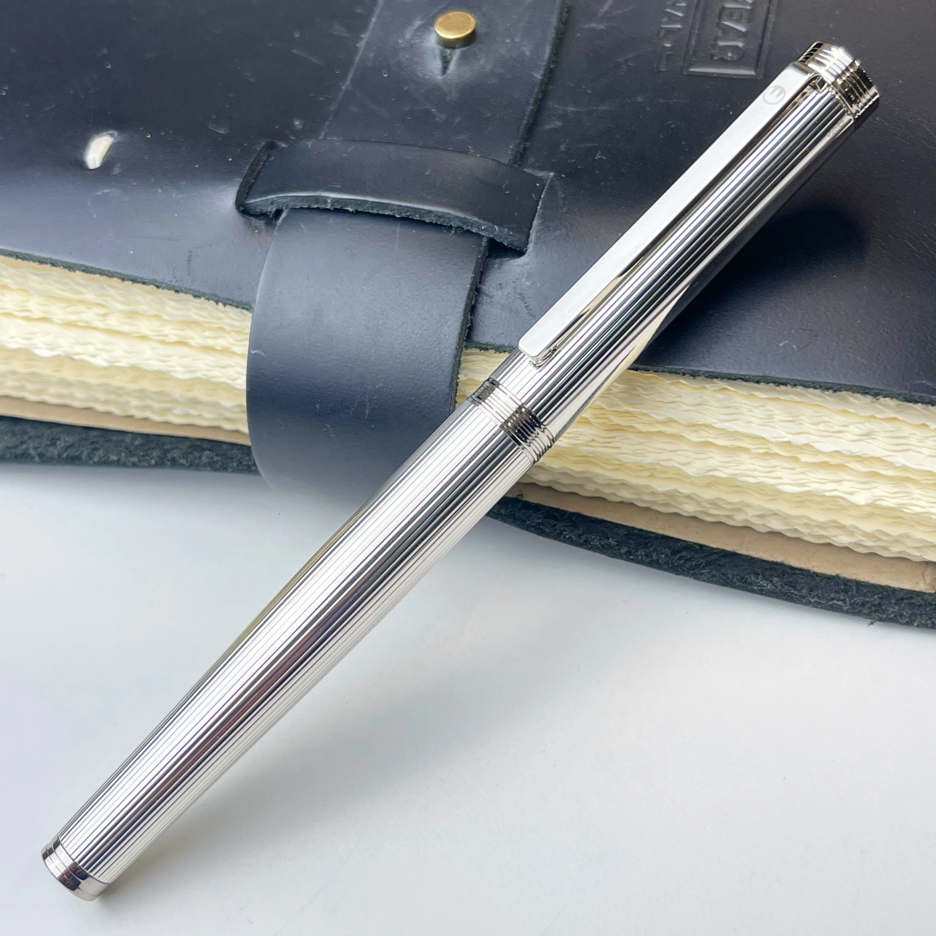 Waldmann Tapio Fountain Pen - Sterling Silver Pinstripe - Image 4